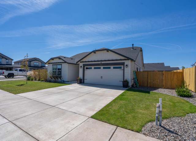 Property at 3363 NW 16th St, Redmond, OR 97756, 3 beds, 2 baths