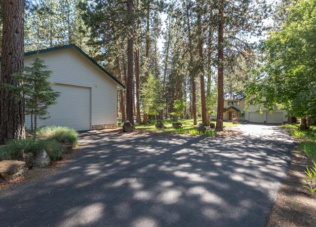 Property at 18642 River Woods Dr, Bend, OR 97702, 3 beds, 2.5 baths