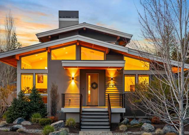 Property at 2724 NW Shields Dr, Bend, OR 97703, 3 beds, 2.5 baths