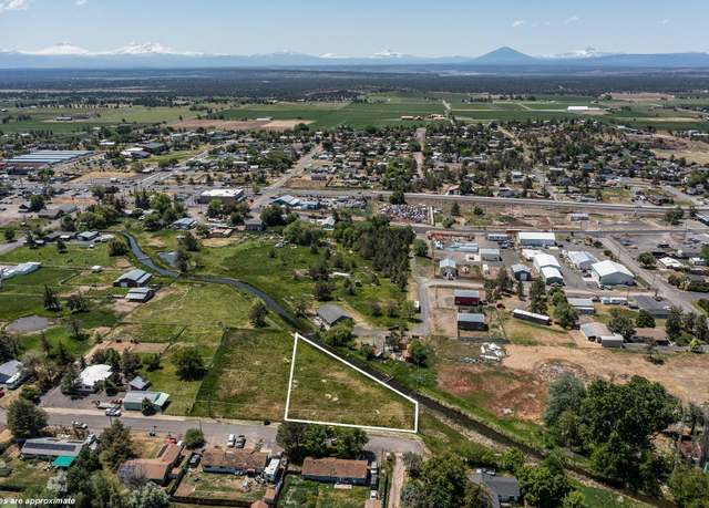 Property at 15th St Unit A, Terrebonne, OR 97760