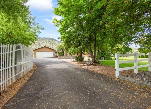 Property at 389 NE Orchard Ln, Prineville, OR 97754, 3 beds, 3 baths