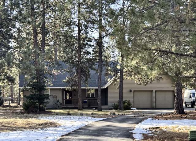 Property at 69335 Silver Spur, Sisters, OR 97759, 4 beds, 3.5 baths