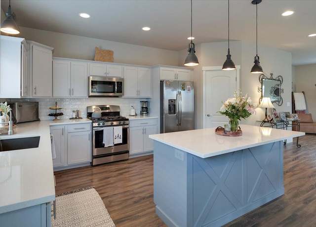 Property at 63399 Lamoine Ln, Bend, OR 97701, 3 beds, 2.5 baths