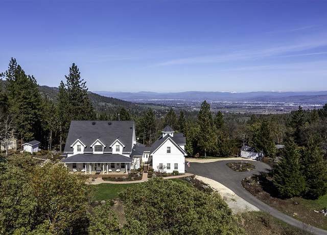 Property at 668 Wagon Trail Dr, Jacksonville, OR 97530, 4 beds, 3.5 baths