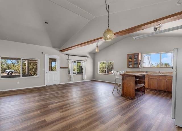 Property at 1088 SE Acacia Ln, Prineville, OR 97754, 1 bed, 1 bath