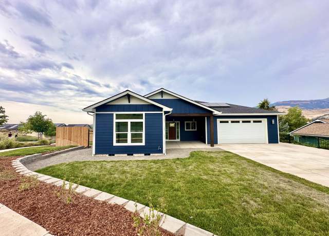Property at 385 Otis St, Ashland, OR 97520, 4 beds, 3.5 baths
