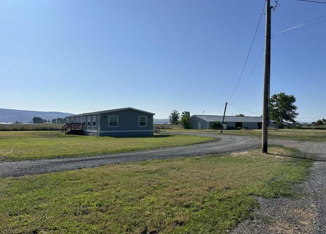 Property at 2806 Front St, Malin, OR 97632, 3 beds, 2 baths