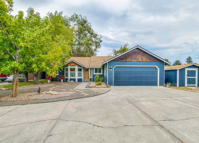 Property at 2746 SW Reindeer Ct, Redmond, OR 97756, 3 beds, 2 baths