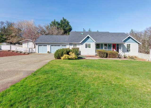 Property at 334 Village Ln, Grants Pass, OR 97527, 3 beds, 2.5 baths