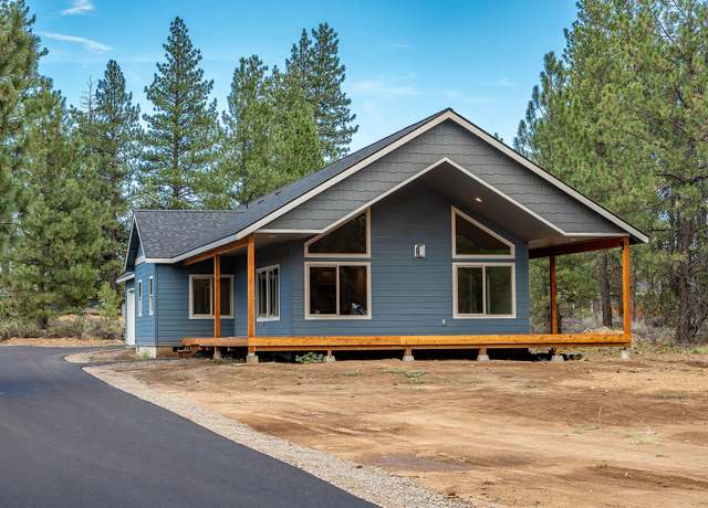 Property at 60340 Hiawatha Ln, Bend, OR 97702, 3 beds, 2 baths