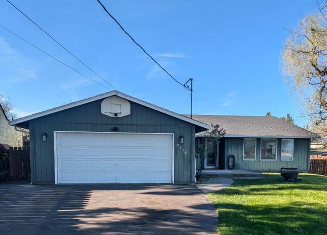Property at 2218 Autumn Ave, Klamath Falls, OR 97601, 4 beds, 2 baths