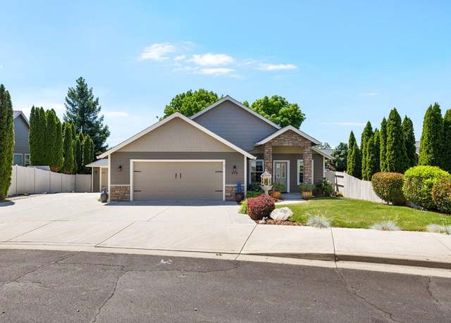 Property at 578 Old Waverly Way, Eagle Point, OR 97524, 3 beds, 2 baths
