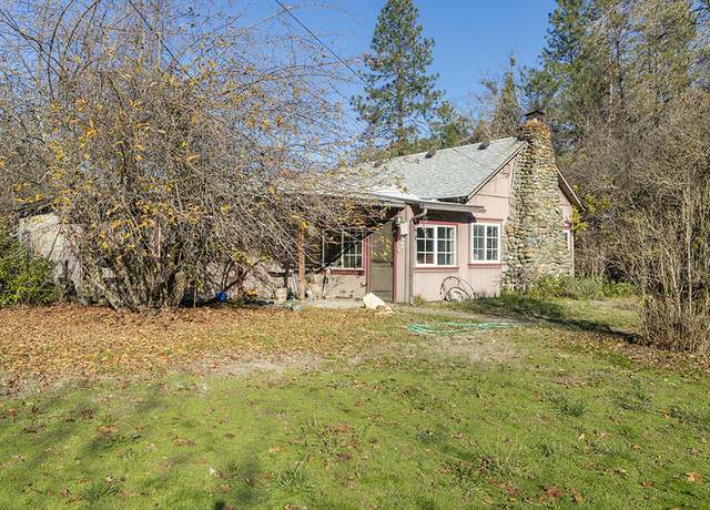 Property at 163 Genverna Gln, Grants Pass, OR 97527, 3 beds, 2.5 baths