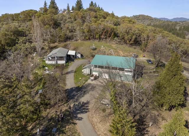Property at 400 Kenwood St, Grants Pass, OR 97527, 4 beds, 3 baths