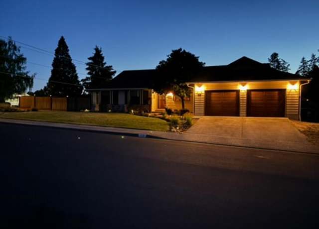 Property at 776 Delsie Dr, Grants Pass, OR 97527, 3 beds, 2 baths