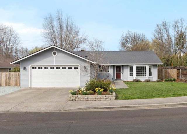Property at 3073 Ruby Dr, Medford, OR 97504, 3 beds, 2 baths