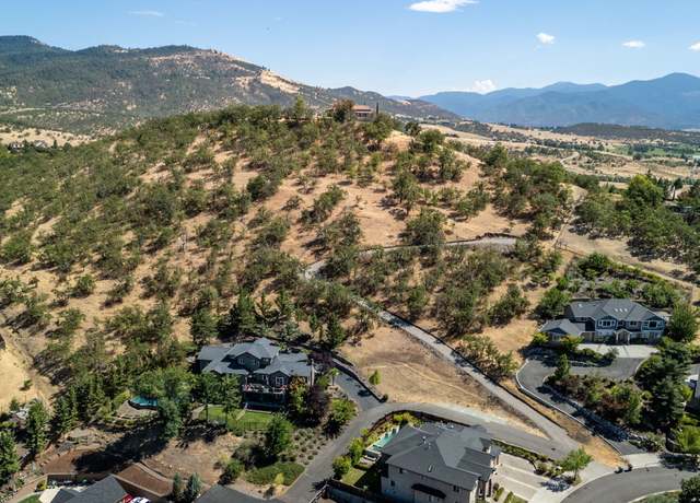 Property at 138 Monterey Dr, Medford, OR 97504