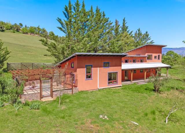 Property at 1848 Anderson Creek Rd, Talent, OR 97540, 3 beds, 2.5 baths