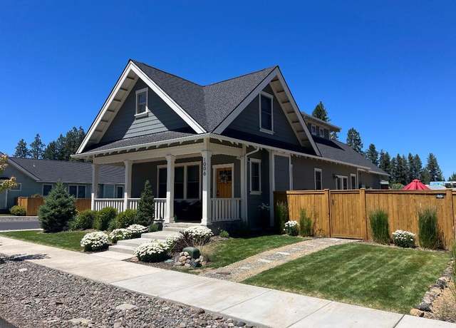 Property at 1006 E Black Butte Ave, Sisters, OR 97759, 3 beds, 2.5 baths