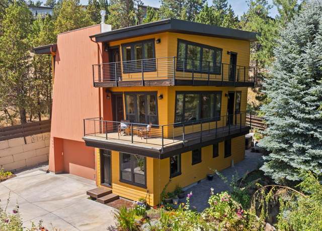 Property at 1696 SW Knoll Ave Unit 1 & 2, Bend, OR 97702, 5 beds, 3.5 baths