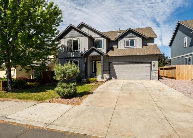 Property at 225 NW 28th St, Redmond, OR 97756, 4 beds, 2.5 baths