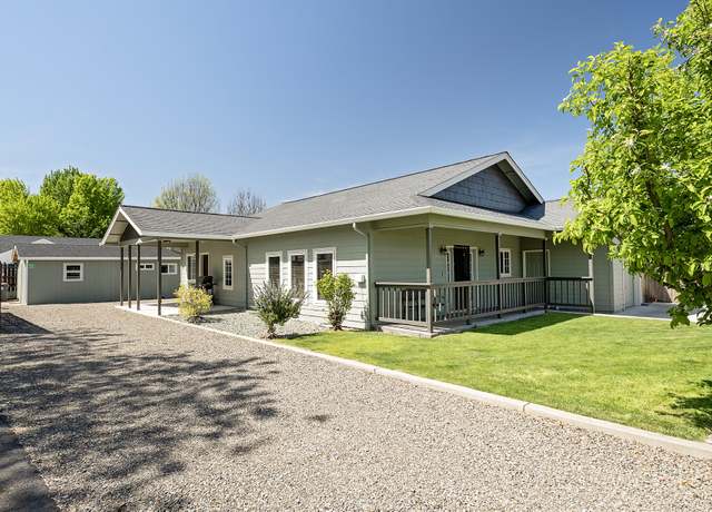 Property at 2010 Kings Hwy, Medford, OR 97501, 4 beds, 3 baths