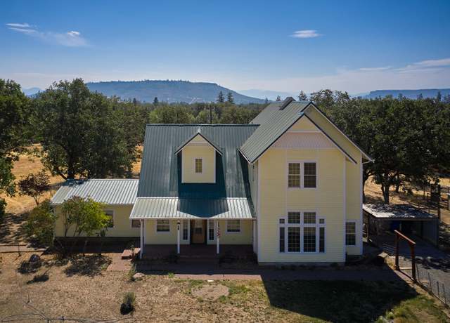 Property at 11441 Meadows Rd, White City, OR 97503, 4 beds, 3 baths