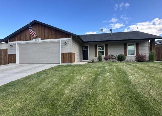 Property at 681 NE Begonia St, Madras, OR 97741, 3 beds, 2 baths