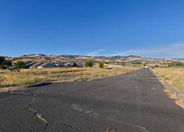 Property at 240 Suncrest Rd, Talent, OR 97540