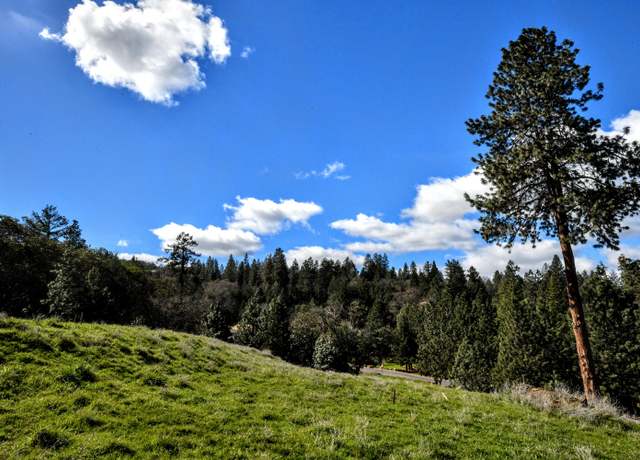 Property at 825 Royal Ln, Jacksonville, OR 97530