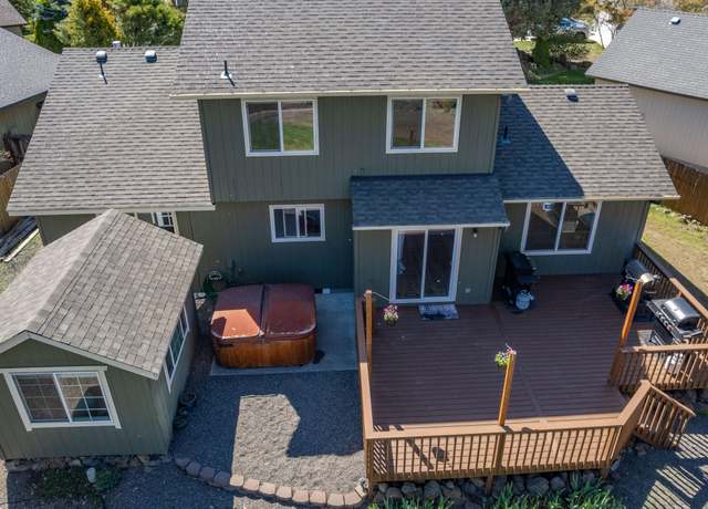 Property at 20050 Old Rock House Rd, Bend, OR 97702, 3 beds, 2.5 baths