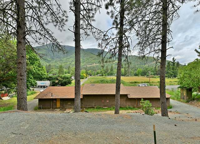 Property at 8401 Rogue River Hwy, Grants Pass, OR 97527