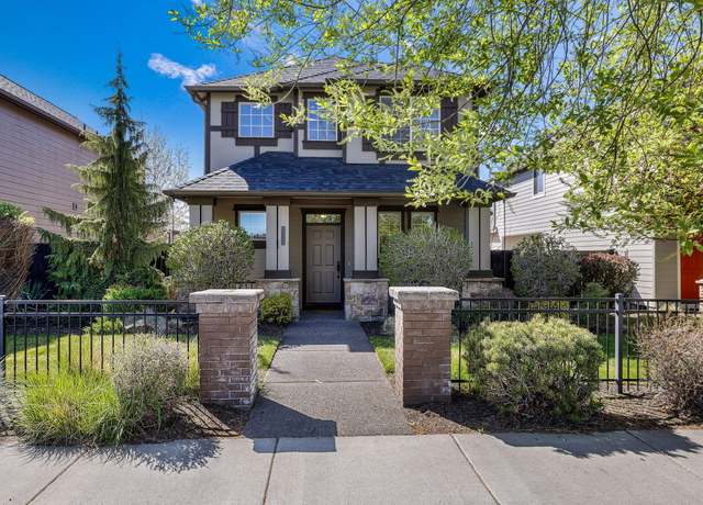 Property at 3723 NE Purcell Blvd, Bend, OR 97701, 3 beds, 2.5 baths