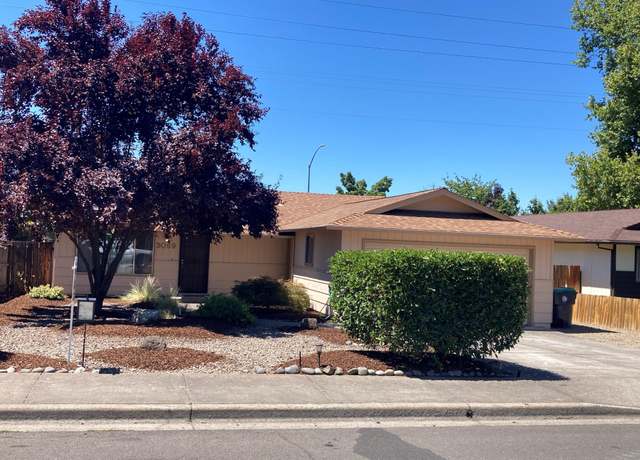 Property at 3069 Milhoan Dr, Medford, OR 97504, 3 beds, 2 baths