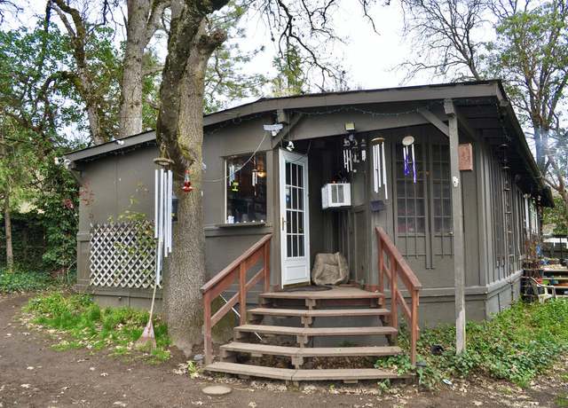 Property at 10585 Blackwell Rd, Central Point, OR 97502, 2 beds, 1 bath