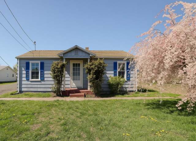 Property at 195 S Main St, Prineville, OR 97754, 2 beds, 1 bath