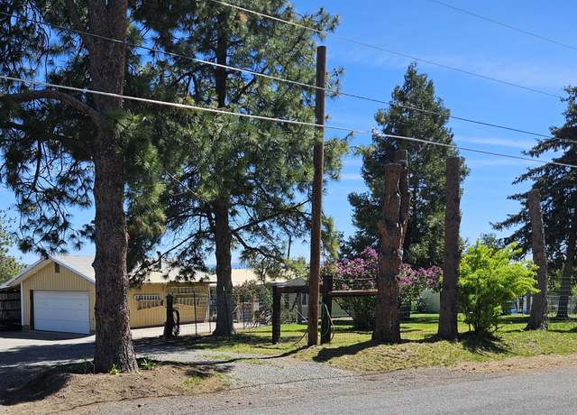 Property at 5405 Blue Mountain Dr, Klamath Falls, OR 97601, 4 beds, 3 baths