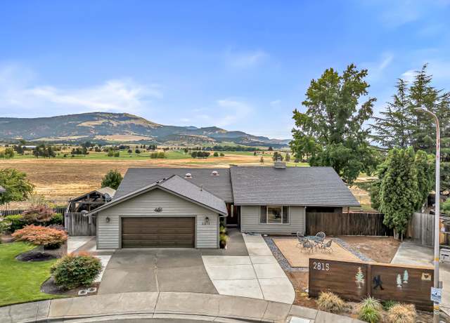 Property at 2815 Sonnet Ln, Medford, OR 97504, 3 beds, 2 baths