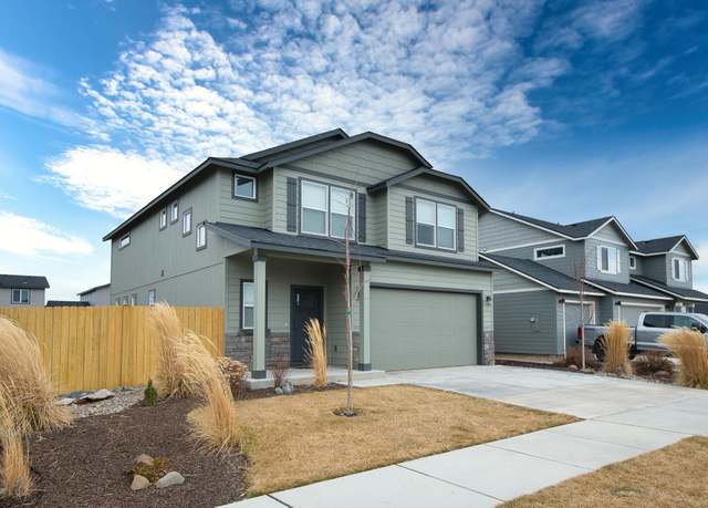 Property at 3330 NW 9th St, Redmond, OR 97756, 3 beds, 2.5 baths