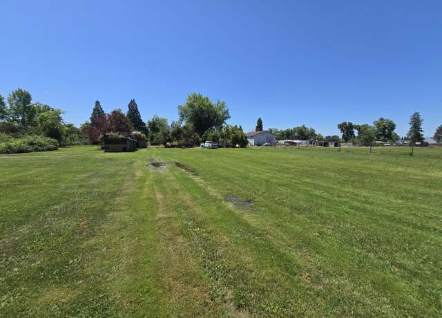 Property at 695 Lozier Ln, Medford, OR 97501, 2 beds, 1 bath