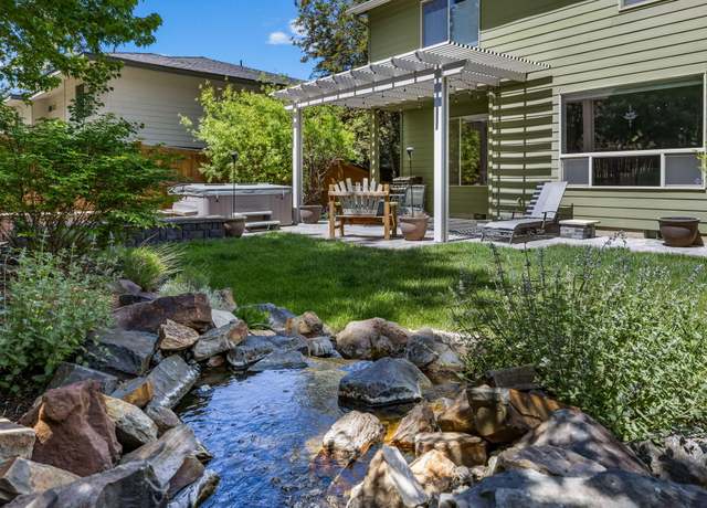 Property at 512 NW Flagline Dr, Bend, OR 97703, 5 beds, 4 baths