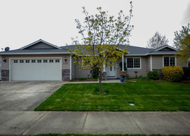 Property at 1604 Medart Ln, Grants Pass, OR 97527, 3 beds, 2 baths