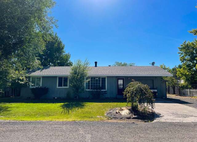 Property at 3037 Clearbrook Pl, Malin, OR 97632, 3 beds, 1 bath