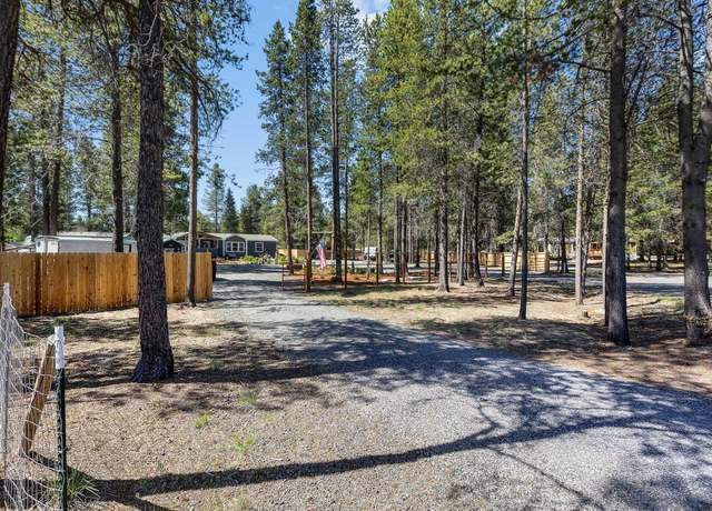 Property at 15675 Holiday Ct, La Pine, OR 97739, 3 beds, 2 baths