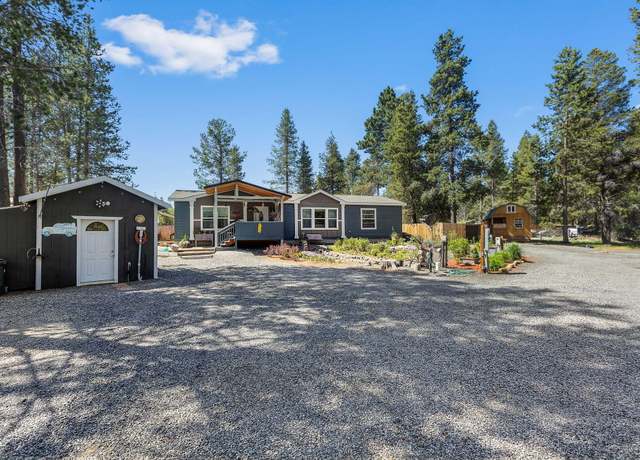 Property at 15675 Holiday Ct, La Pine, OR 97739, 3 beds, 2 baths