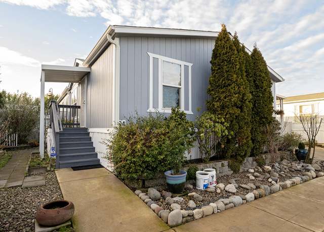 Property at 2552 Thorn Oak Dr Spc 94, Medford, OR 97501, 3 beds, 2 baths