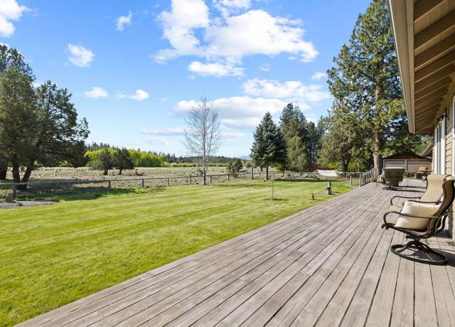 Property at 69820 W Meadow Pkwy, Sisters, OR 97759, 4 beds, 3 baths