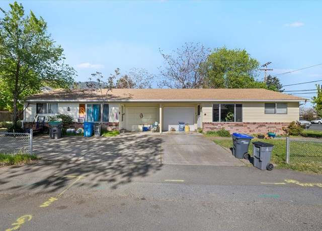 Property at 1208 Iowa St, Ashland, OR 97520, 4 beds, 2 baths