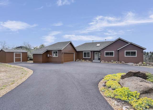 Property at 17197 Mountain View Rd, Sisters, OR 97759, 3 beds, 2.5 baths