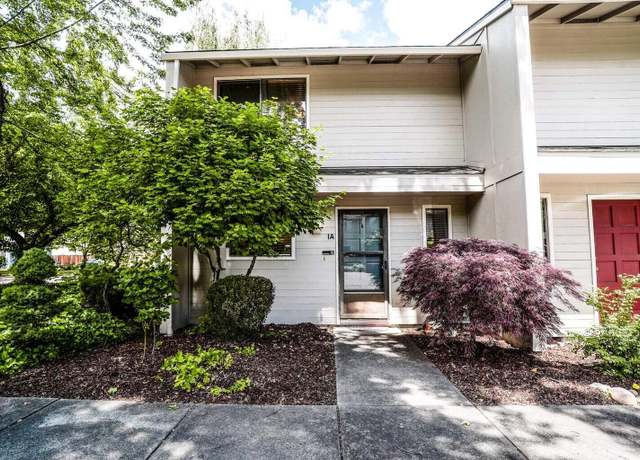Property at 1279 Maple Leaf Ct Unit 1A, Medford, OR 97504, 2 beds, 1.5 baths